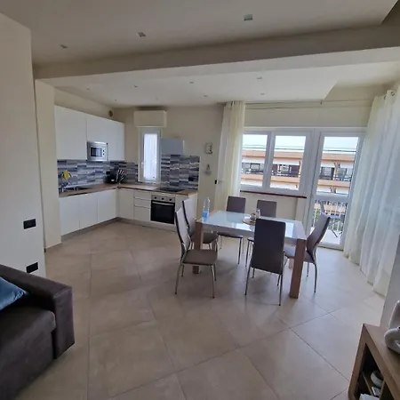 La Casa Del Sole A 50 M Dal Mare Apartamento Lido di Camaiore Exterior foto